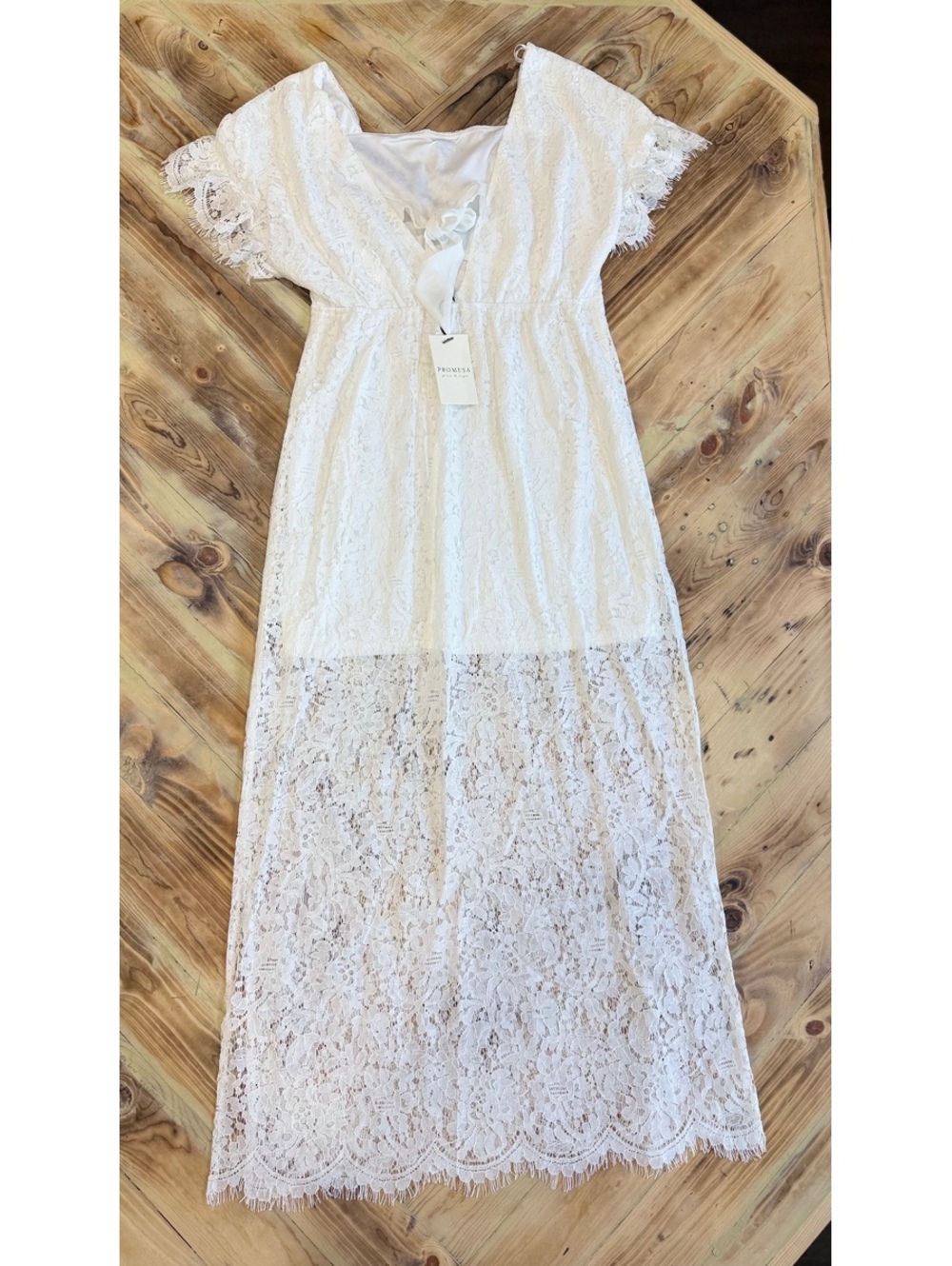 Women's White Lace Maxi Dress with V-Neck and Flutter Sleeves, Size Medium 0748